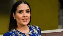 Ne viđamo ih često: Salma Hayek na Guccijevu reviju povela je kćeri Valentinu i Mathilde