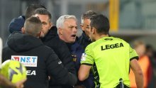 [FOTO] Davljenik Cremonese još jednom šokirao Romu, a Jose Mourinho je treći put ove sezone zaradio crveni karton