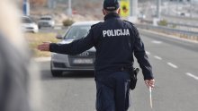 Rabijantna suvozačica u Sukošanu napala dvojicu policajaca i lakše ih ozlijedila