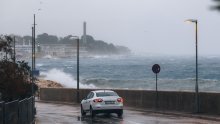 Zrakoplov zbog nevremena nije mogao sletjeti u Split