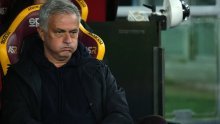 Jose Mourinho je uoči velikog gradskog derbija između njegove Rome i Lazija doznao katastrofalne vijesti