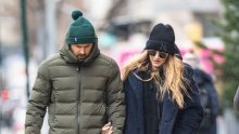 Ryan Reynolds jučer je zaradio stotine milijuna pa sa suprugom Blake Lively krenuo u šetnju gradom