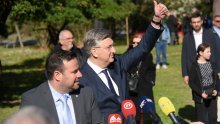 Plenković s istarskim županom i gradonačelnikom Pule o razvojnim projektima