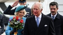 Charles i Camilla stigli u Njemačku; paru priređena dobrodošlica kakvu nije imala ni kraljica Elizabeta II