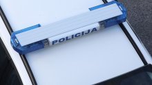 Njemica u kombiju zaustavljena zbog bure, vrijeđajući policajce nastavila vožnju