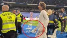 Pogledajte kako je Luka Modrić rasplakao dječaka na tribinama; nastala je pomutnja