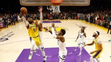 Luda utakmica u Los Angelesu; Lakersi slavili, LeBron James do učinka karijere!