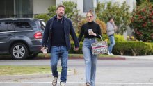 Jeans generacija: Jennifer Lopez i Ben Affleck u opuštenoj šetnji uz kavicu