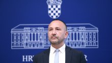 Zekanović o umjetnoj inteligenciji, obraćanje obilježio manji incident