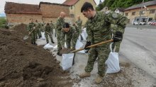 Banožić povećao naknadu vojnicima koji pomažu u obrani od poplava