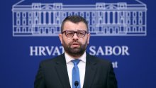 BiH ministar u Saboru: Kupili smo parfem, sapun, okupali se i došli čisti