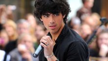 Joe Jonas sa Britney Spears na europskoj turneji