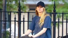 Jennifer Lawrence ima zavidnu kolekciju jeftinih tenisica koje su osvojile modni svijet