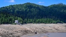 Isušeno Lokvarsko jezero pokazalo što se ispod vode skriva gotovo 70 godina