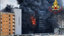 Veliki požar u stambenoj zgradi u Rimu, muškarac pronađen mrtav na stubištu