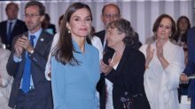 Ističe figuru: Model haljine koju nosi kraljica Letizia nikad ne izlazi iz mode