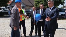 Plenković na Banovini: 'U ubrzavanju obnove nema skrivene agende'