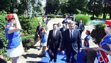 Plenković na Banovini: Živimo u izazovnom vremenu, ali smo pokazali žilavost i agilnost