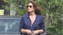 Ni Cindy Crawford nije odoljela kultnim natikačama, one su ljetni must have