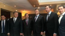 Premijeri Plenković i Vučić modno se uskladili