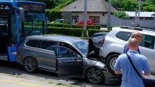 Lančani sudar u Zagrebu: autobus pokupio aute na prometnom križanju