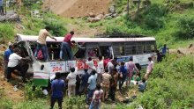 Autobus sletio s ceste pa se zapalio, poginulo 25 ljudi