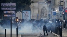 Marseille pod opsadom: Policija koristila suzavac, prosvjednici pljačkali trgovine