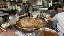 Restoran u Bangkoku stekao je svjetsku slavu juhom koja krčka već 50 godina