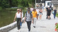 Brojni turisti svakodnevno posjećuju 'male Plitvice', pogledajte to bajkovito mjesto