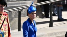 Kate Middleton u Škotsku stigla u očekivanoj boji - kraljevsko plavoj