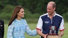 Najveća podrška: Kate Middleton u predivnoj ljetnoj haljini grlila svoga princa