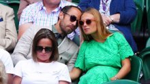 Nekoliko sati nakon objave trudnoće brat Kate Middleton na Wimbledon doveo suprugu