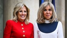 Efektni detalji u prvom planu: Jill Biden i Brigitte Macron plijenile elegancijom