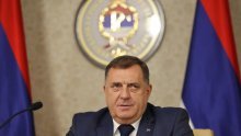 Dodik tvrdi da su se protiv njega urotili SAD, EU i Velika Britanija