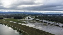 Naloženo otvaranje ustave Prevlaka radi snižavanja vodostaja Save