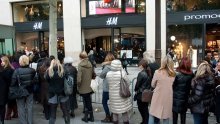 Cijele noći čekali ispred H&M-a da se dočepaju Lanvina