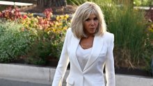 Istaknula preplanuli ten: Brigitte Macron privlačila poglede u chic odijelu