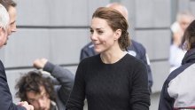 Kate Middleton osvanula na techno festivalu, a stajlingom su dominirale tenisice