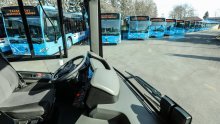 Užas u Zagrebu: Tinejdžerici noga zapela u vratima ZET-ova autobusa, vukao je po cesti