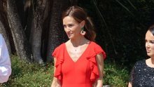 Pippa Middleton za vjenčanje odabrala haljinu u hit boji, ali i torbicu s jasnom porukom