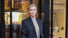 Obavijena biserima: Charlize Theron u ovom izdanju nikoga nije ostavila ravnodušnim