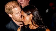 U inat glasinama: Nježni zagrljaji i šaputanja u javnosti princa Harryja i Meghan Markle