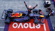 Max Verstappen potukao konkurenciju i ima meč loptu; sudari obilježili start