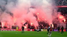 Zbog divljanja navijača prekinut najveći nizozemski derbi; Feyenoord razbio Ajax