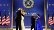 Trump i Melania plesali uz My way na inauguracijskom balu