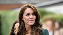 Zbogom haljinama: Kate Middleton pokazala odlično odijelo