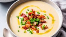 Slasna juha od krumpira, sira i pancete je specijalitet koji se jede iznova i iznova