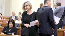 Oporba: Olakšati izlazak iz dužničkog ropstva; HDZ: Za 150.000 građana oprošten dug