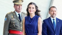 Bez žrtvovanja udobnosti: Kraljica Letizia hit cipelama istaknula chic komplet