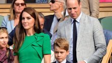 Na putovanjima s Georgeom, Kate i William još uvijek izbjegavaju ovo zlatno pravilo